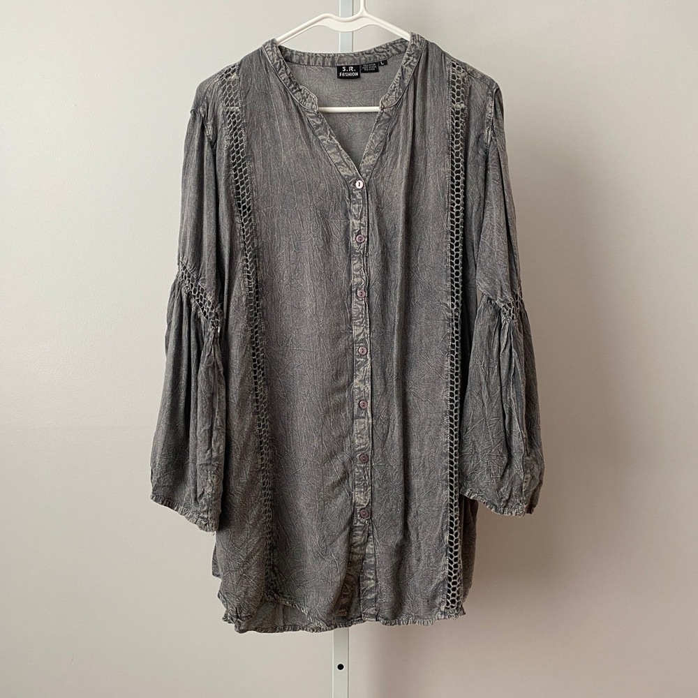S.R. Fashion L Grey Button Up Crochet Lace Bell Sleeve Acid Wash Boho Tunic Top